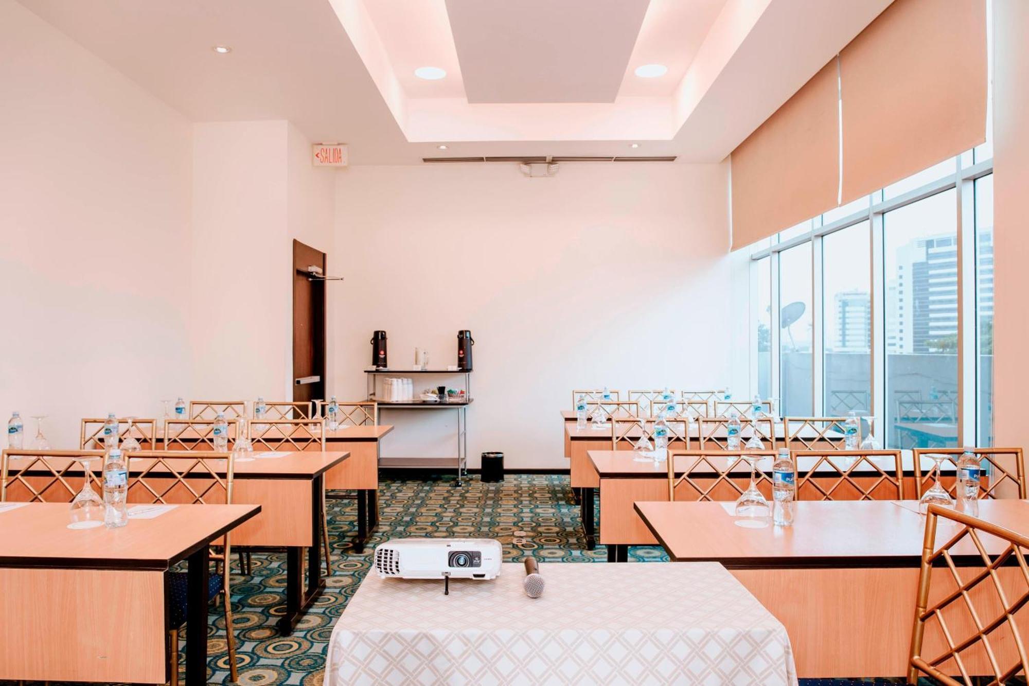 Courtyard By Marriott Guayaquil Hotel Luaran gambar